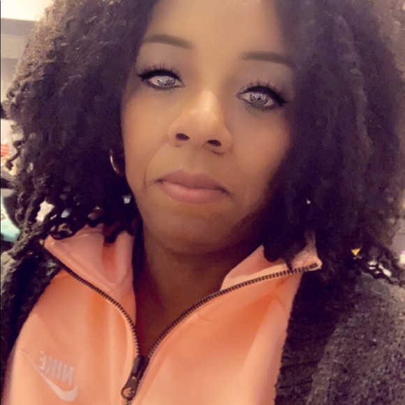 Meet your Posher, Teresa - Picture 3 of 3